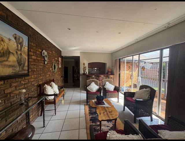 3 BEDROOM HOUSE FOR SALE IN SUNAIR PARK